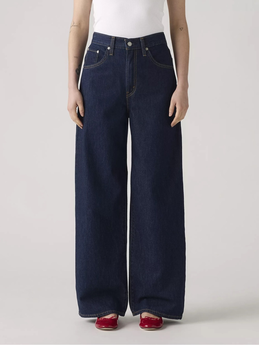 Levis Women’s High Loose Denim Jeans size 28